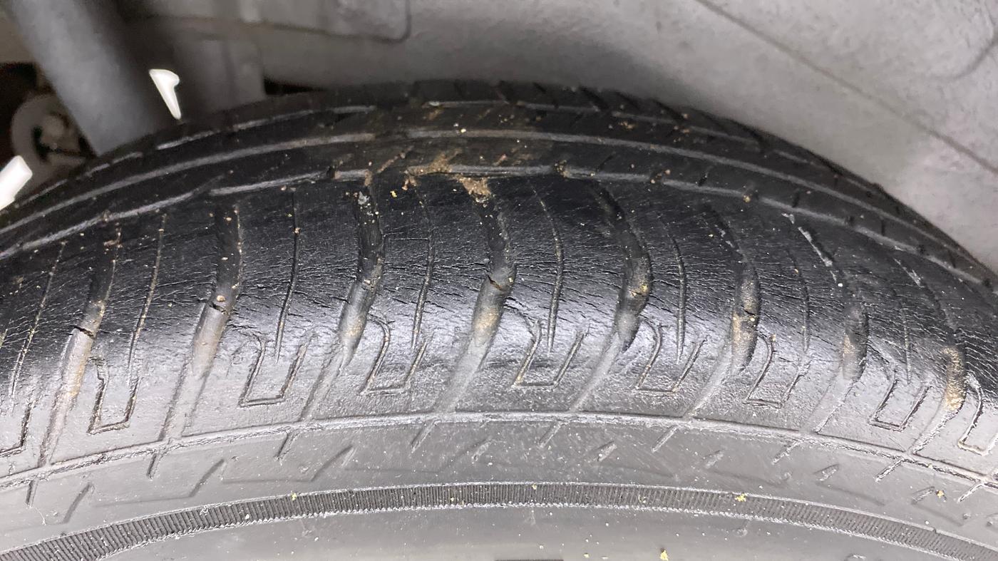 2013 Maruti Wagon R 1.0 VXI, Petrol, Manual, 67,593 km, Right Rear Tyre Tread
