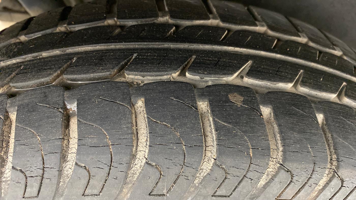 2015 Maruti Wagon R 1.0 VXI, Petrol, Manual, 22,684 km, Right Rear Tyre Tread