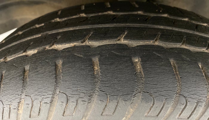 2015 Maruti Wagon R 1.0 VXI, Petrol, Manual, 22,684 km, Left Front Tyre Tread