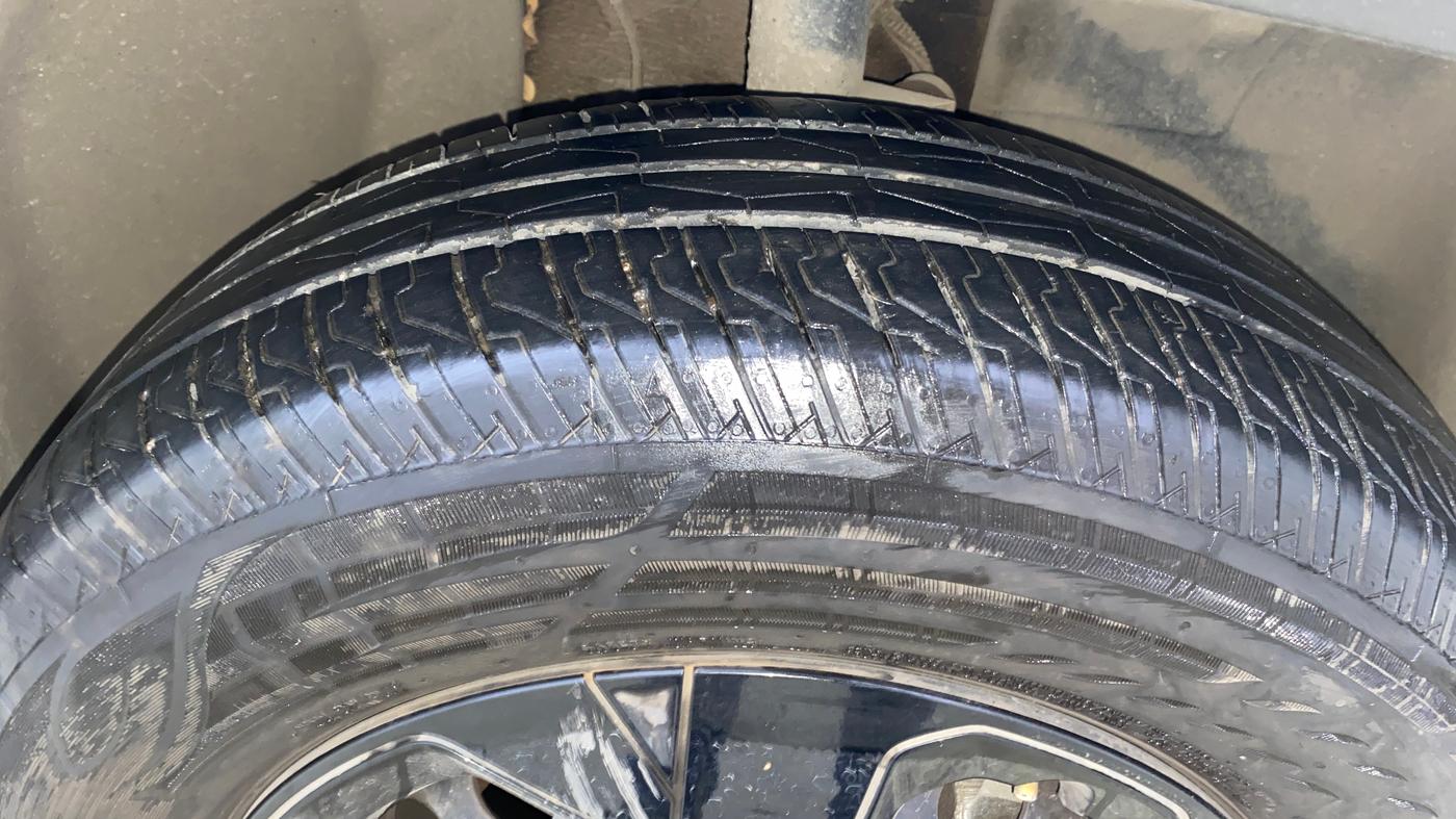 2024 Tata PUNCH ADVENTURE RHYTHM CNG, CNG, Manual, 13,395 km, Right Front Tyre Tread