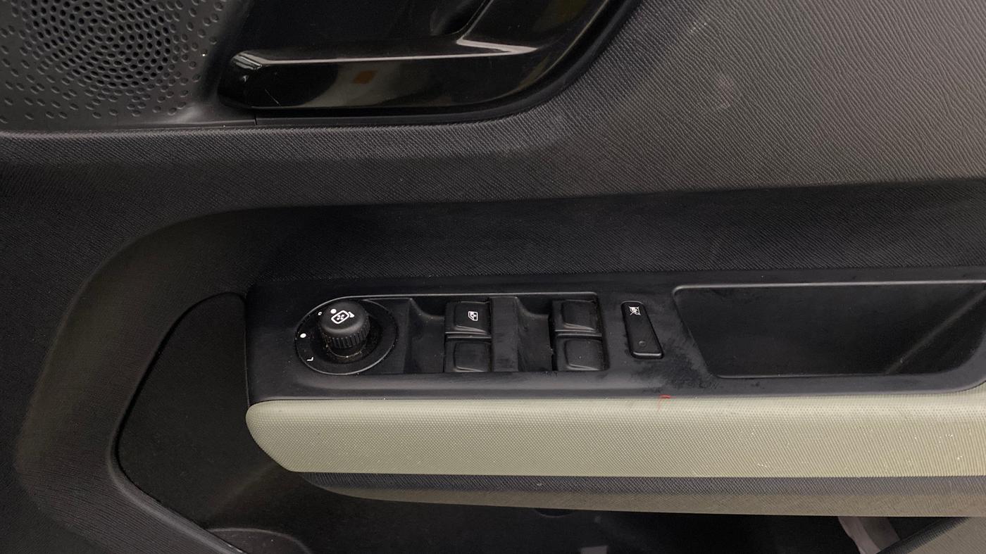 2024 Tata PUNCH ADVENTURE RHYTHM CNG, CNG, Manual, 13,395 km, Driver Side Door Panels Control