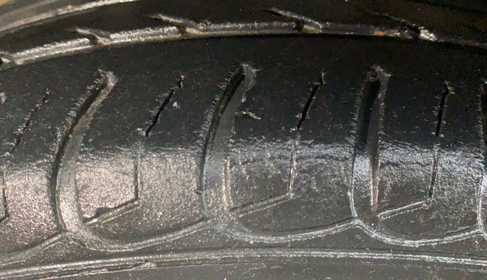 2014 Ford Ecosport TITANIUM 1.5L PETROL AT, Petrol, Automatic, 60,186 km, Left Front Tyre Tread