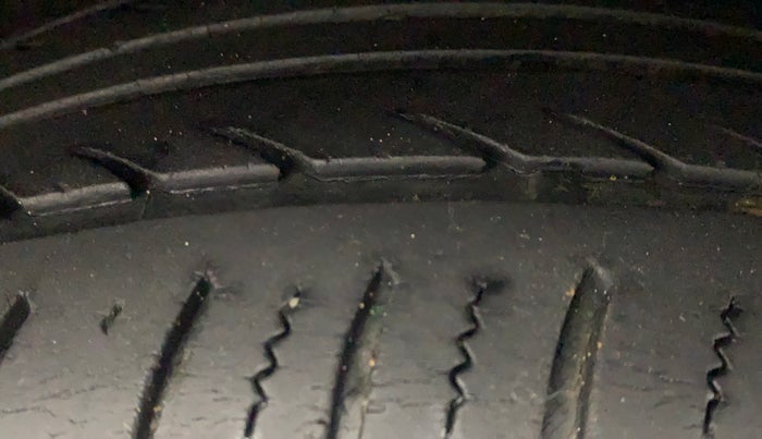 2014 Ford Ecosport TITANIUM 1.5L PETROL AT, Petrol, Automatic, 60,186 km, Right Rear Tyre Tread