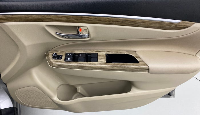2020 Maruti Ciaz ALPHA 1.5 MT VTVT SHVS, Petrol, Manual, 68,837 km, Driver Side Door Panels Control