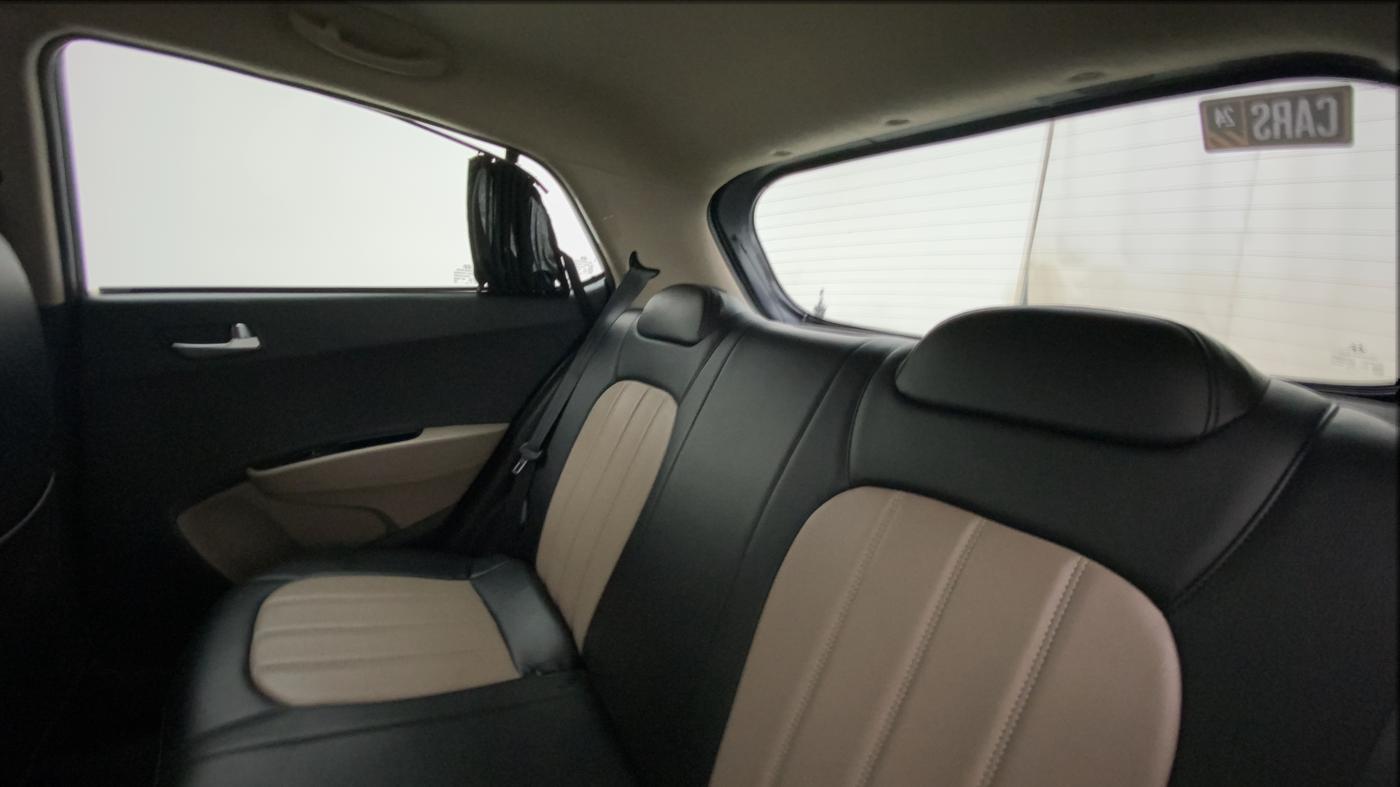 2018 Hyundai Grand i10 SPORTZ 1.2 KAPPA VTVT, CNG, Manual, 47,253 km, Right Side Rear Door Cabin
