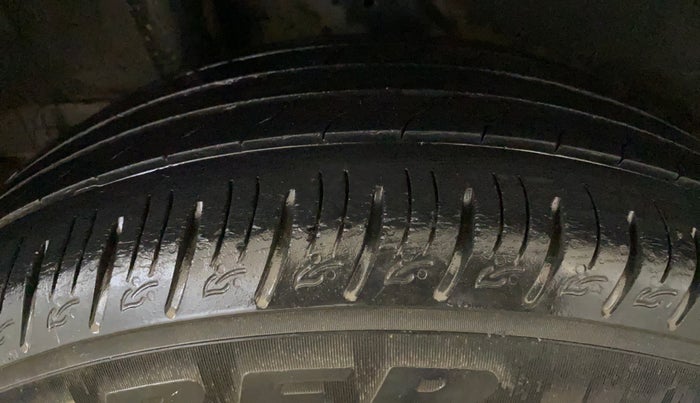 2020 Hyundai VENUE SX PLUS 1.0 TURBO DCT, Petrol, Automatic, 41,415 km, Right Rear Tyre Tread