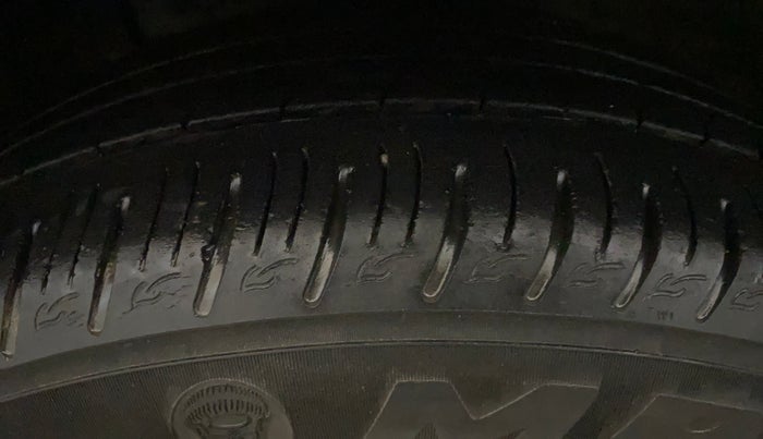 2020 Hyundai VENUE SX PLUS 1.0 TURBO DCT, Petrol, Automatic, 41,415 km, Left Front Tyre Tread