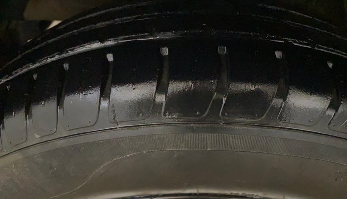 2023 Maruti Swift VXI, Petrol, Manual, 40,211 km, Left Front Tyre Tread