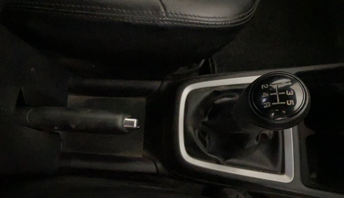 2023 Maruti Swift VXI, Petrol, Manual, 40,211 km, Gear Lever