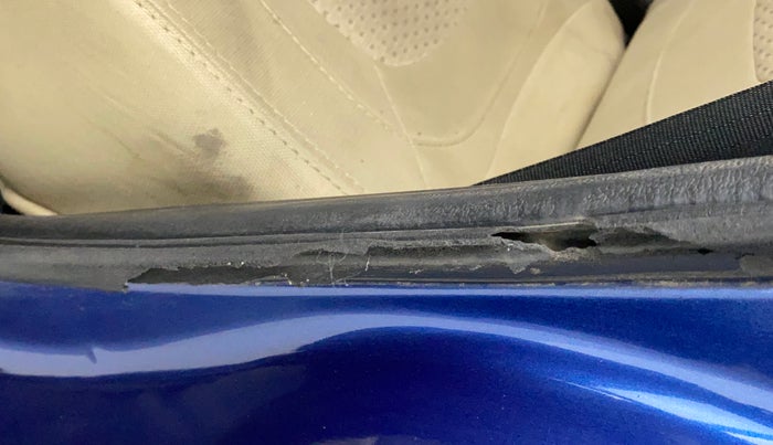2017 Renault Kwid CLIMBER 1.0 AMT, Petrol, Automatic, 75,450 km, Rear left door - Beading has minor damage
