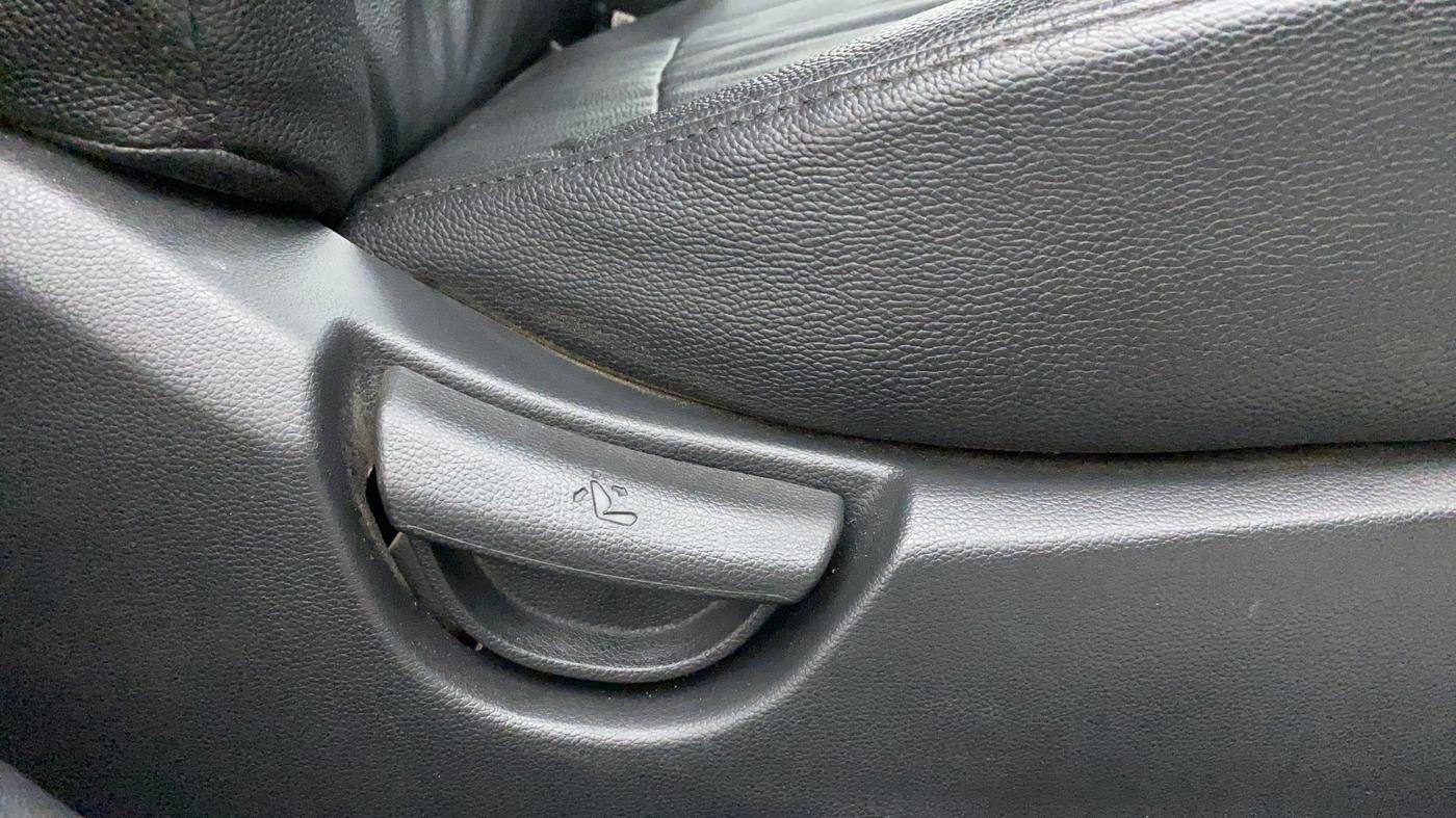 2018 Hyundai Grand i10 SPORTZ U2 1.2 CRDI, Diesel, Manual, 72,352 km, Driver Side Adjustment Panel