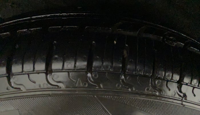 2010 Hyundai i10 SPORTZ 1.2, Petrol, Manual, 92,421 km, Right Rear Tyre Tread