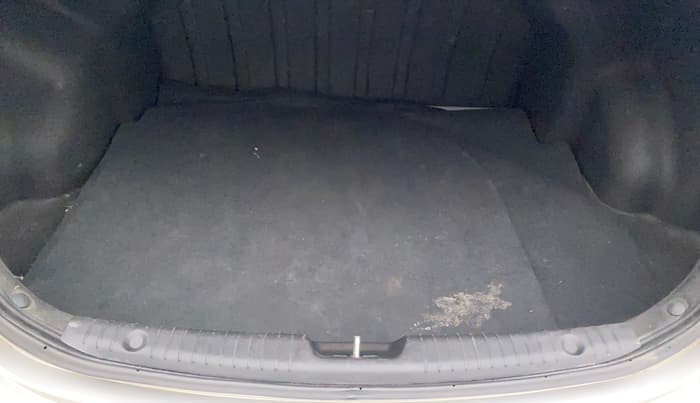 2012 Hyundai Verna FLUIDIC 1.6 VTVT EX, Petrol, Manual, 75,776 km, Boot Inside