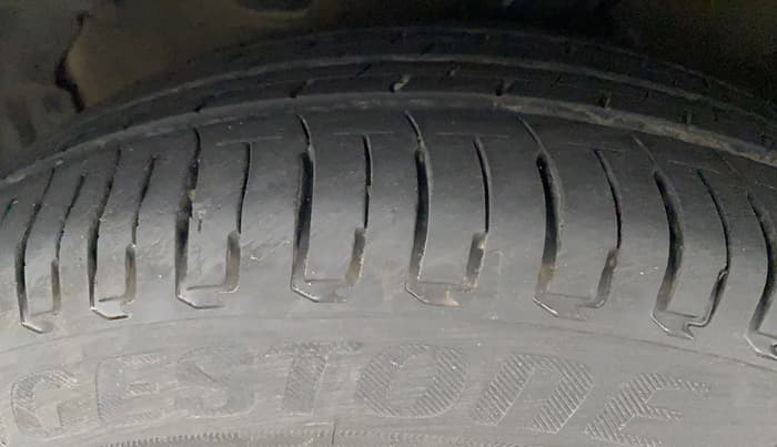 2012 Hyundai Verna FLUIDIC 1.6 VTVT EX, Petrol, Manual, 75,776 km, Left Front Tyre Tread