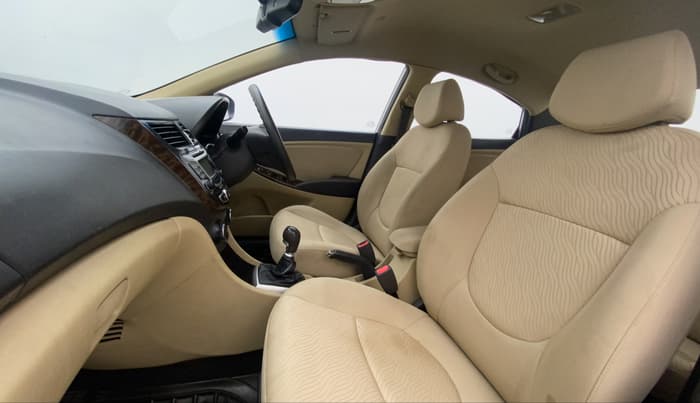 2012 Hyundai Verna FLUIDIC 1.6 VTVT EX, Petrol, Manual, 75,776 km, Right Side Front Door Cabin