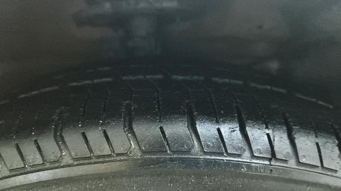 2016 Maruti Ciaz VDI+ SHVS, Diesel, Manual, 73,092 km, Right Front Tyre Tread