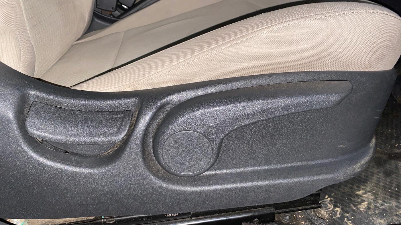 2022 Hyundai Verna SX 1.5 VTVT, Petrol, Manual, 29,322 km, Driver Side Adjustment Panel