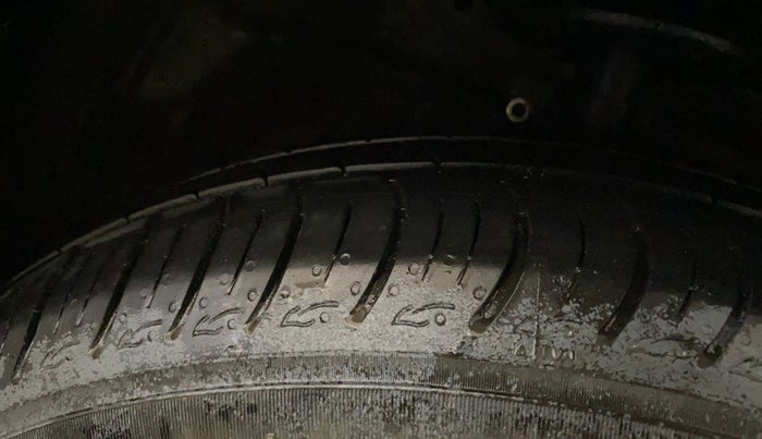 2020 Maruti Ciaz DELTA 1.5 SHVS MT PETROL, Petrol, Manual, 93,832 km, Right Front Tyre Tread