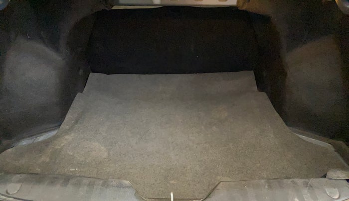 2020 Maruti Ciaz DELTA 1.5 SHVS MT PETROL, Petrol, Manual, 93,832 km, Boot Inside