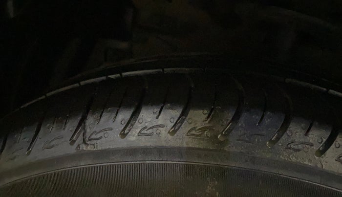 2020 Maruti Ciaz DELTA 1.5 SHVS MT PETROL, Petrol, Manual, 93,832 km, Left Front Tyre Tread