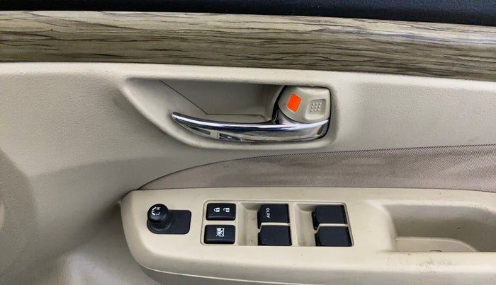 2020 Maruti Ciaz DELTA 1.5 SHVS MT PETROL, Petrol, Manual, 93,832 km, Driver Side Door Panels Control