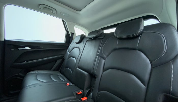 2019 MG HECTOR SHARP DCT PETROL, Petrol, Automatic, 74,248 km, Right Side Rear Door Cabin