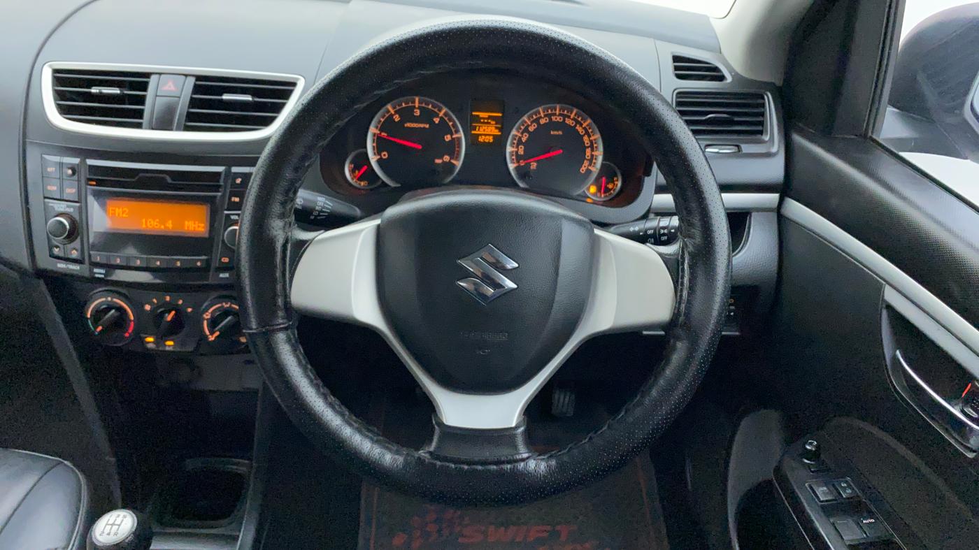 2017 Maruti Swift VDI, Diesel, Manual, 1,12,727 km, Steering Wheel Close Up