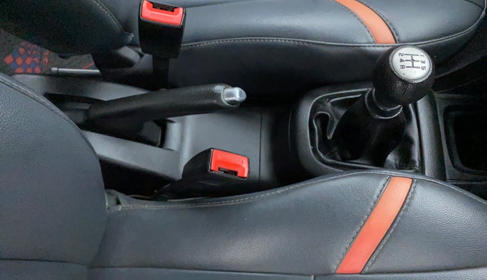 2017 Maruti Swift VDI, Diesel, Manual, 1,12,727 km, Gear Lever