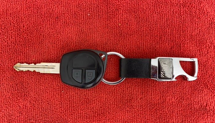 2017 Maruti Swift VDI, Diesel, Manual, 1,12,727 km, Key Close Up