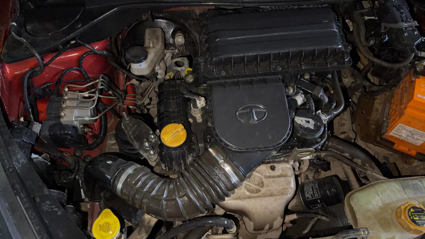 2018 Tata TIGOR XZA PETROL, Petrol, Automatic, 84,277 km, Engine View - Right