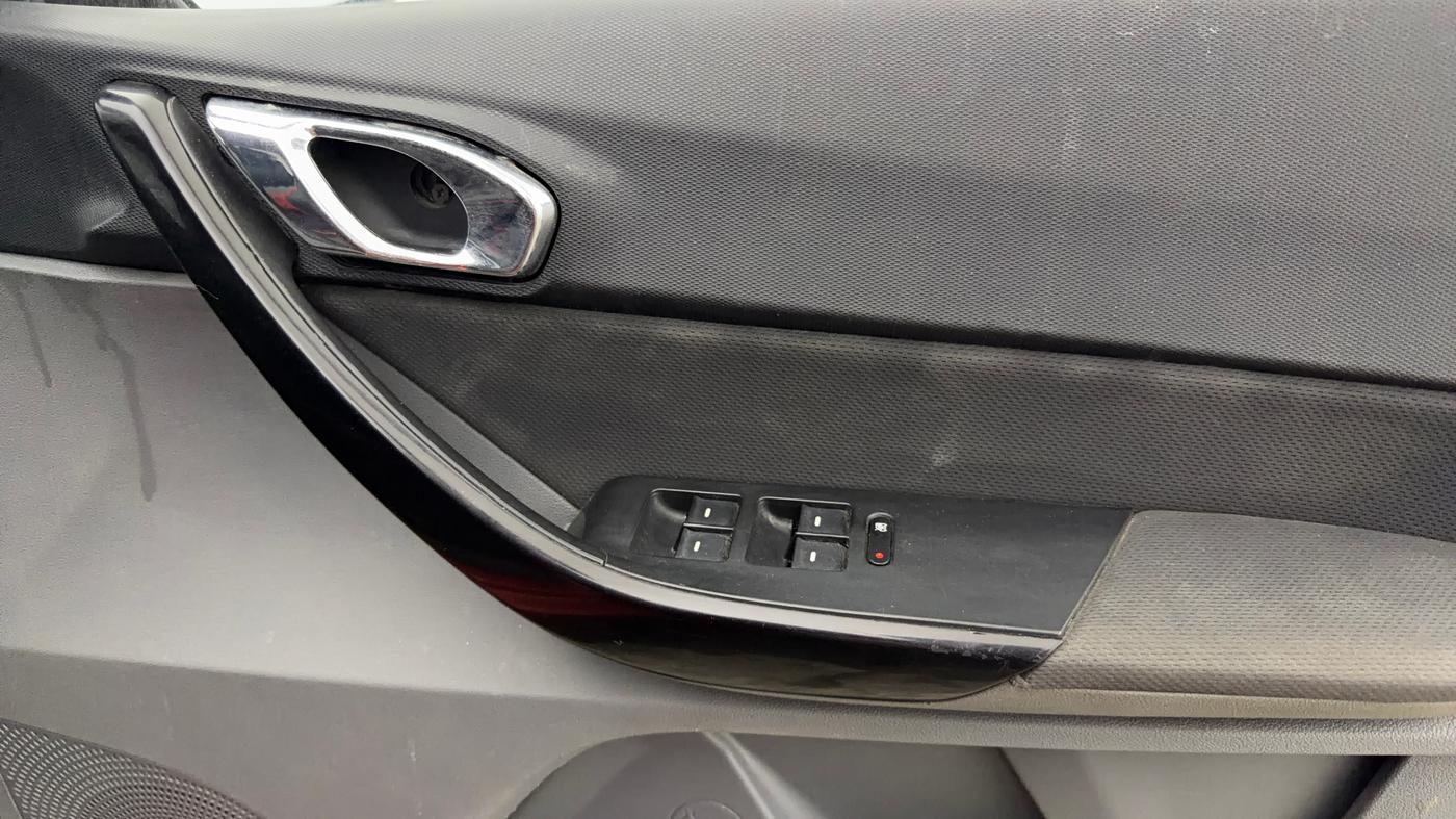 2018 Tata TIGOR XZA PETROL, Petrol, Automatic, 84,277 km, Driver Side Door Panels Control