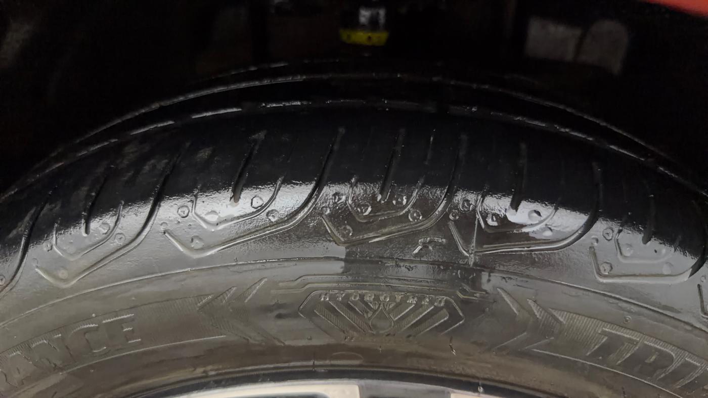 2018 Tata TIGOR XZA PETROL, Petrol, Automatic, 84,277 km, Right Front Tyre Tread