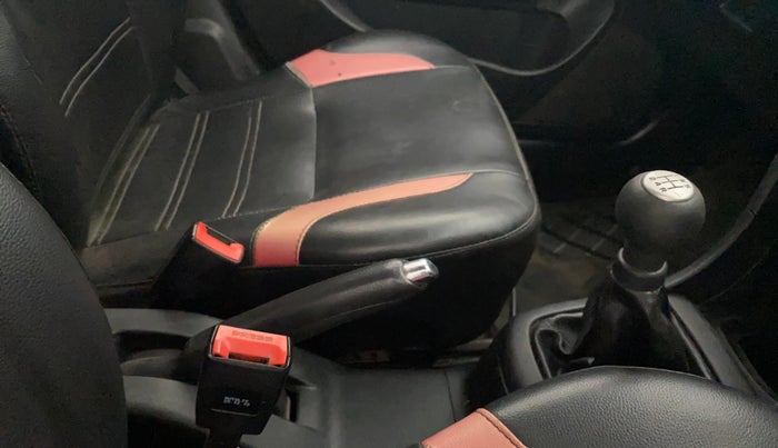 2016 Maruti Swift VXI, Petrol, Manual, 1,02,697 km, Gear Lever