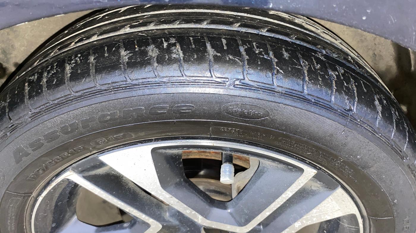 2020 Tata TIGOR XZA PLUS PETROL, Petrol, Automatic, 48,189 km, Right Front Tyre Tread
