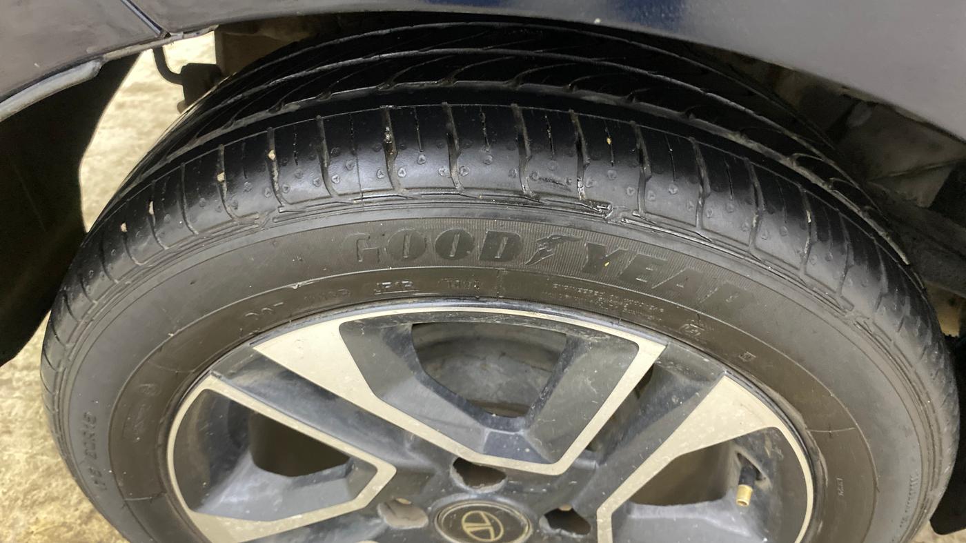 2020 Tata TIGOR XZA PLUS PETROL, Petrol, Automatic, 48,189 km, Right Rear Tyre Tread