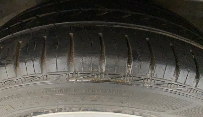 2014 Honda Amaze 1.2L I-VTEC S, Petrol, Manual, 51,495 km, Right Rear Tyre Tread