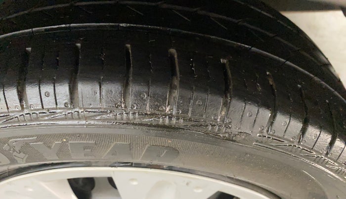 2014 Honda Amaze 1.2L I-VTEC S, Petrol, Manual, 51,495 km, Left Rear Tyre Tread