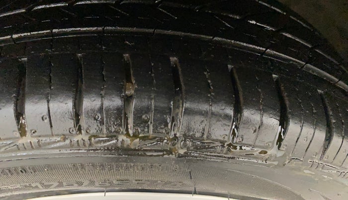 2014 Honda Amaze 1.2L I-VTEC S, Petrol, Manual, 51,495 km, Left Front Tyre Tread