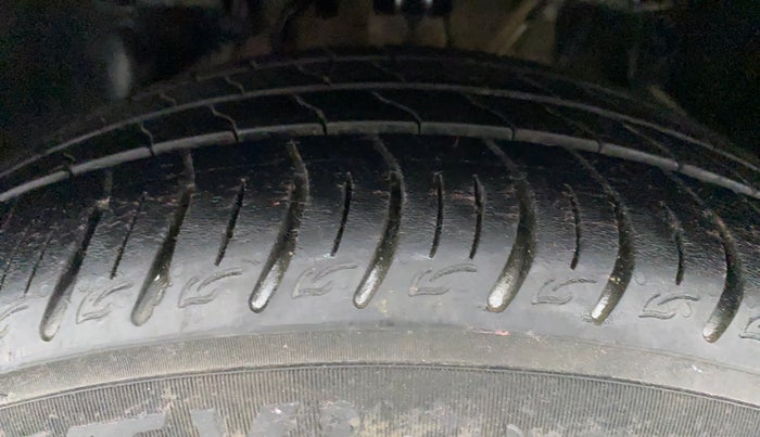 2020 Tata ALTROZ XZ 1.2, Petrol, Manual, 37,921 km, Left Front Tyre Tread