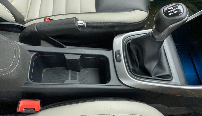 2020 Tata ALTROZ XZ 1.2, Petrol, Manual, 37,921 km, Gear Lever
