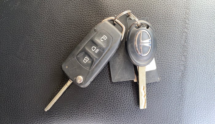 2022 Tata ALTROZ XM PLUS DIESEL, Diesel, Manual, 94,991 km, Key Close Up