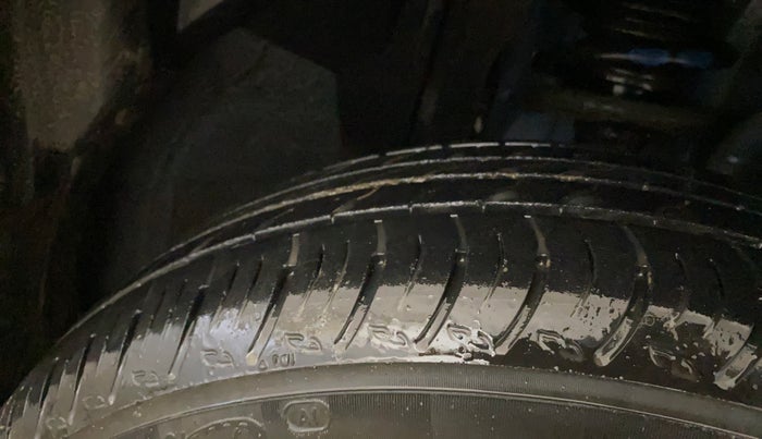 2021 Renault Kiger RXT AMT DUAL TONE, Petrol, Automatic, 18,454 km, Right Front Tyre Tread