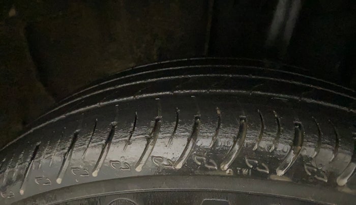 2021 Renault Kiger RXT AMT DUAL TONE, Petrol, Automatic, 18,454 km, Left Rear Tyre Tread