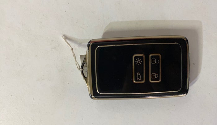 2021 Renault Kiger RXT AMT DUAL TONE, Petrol, Automatic, 18,454 km, Key Close Up