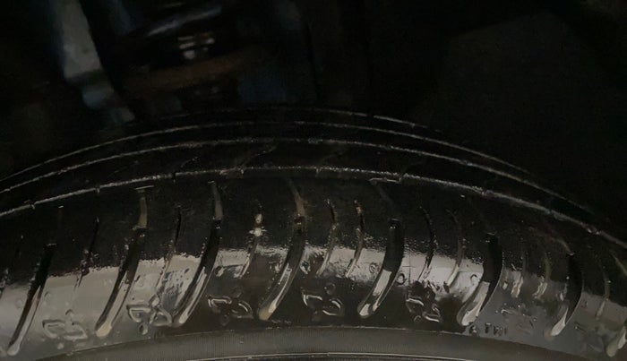 2021 Renault Kiger RXT AMT DUAL TONE, Petrol, Automatic, 18,454 km, Left Front Tyre Tread