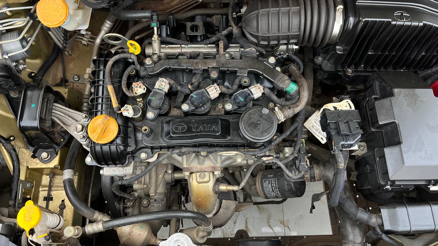 2020 Tata ALTROZ XZ PETROL, Petrol, Manual, 43,742 km, Engine View