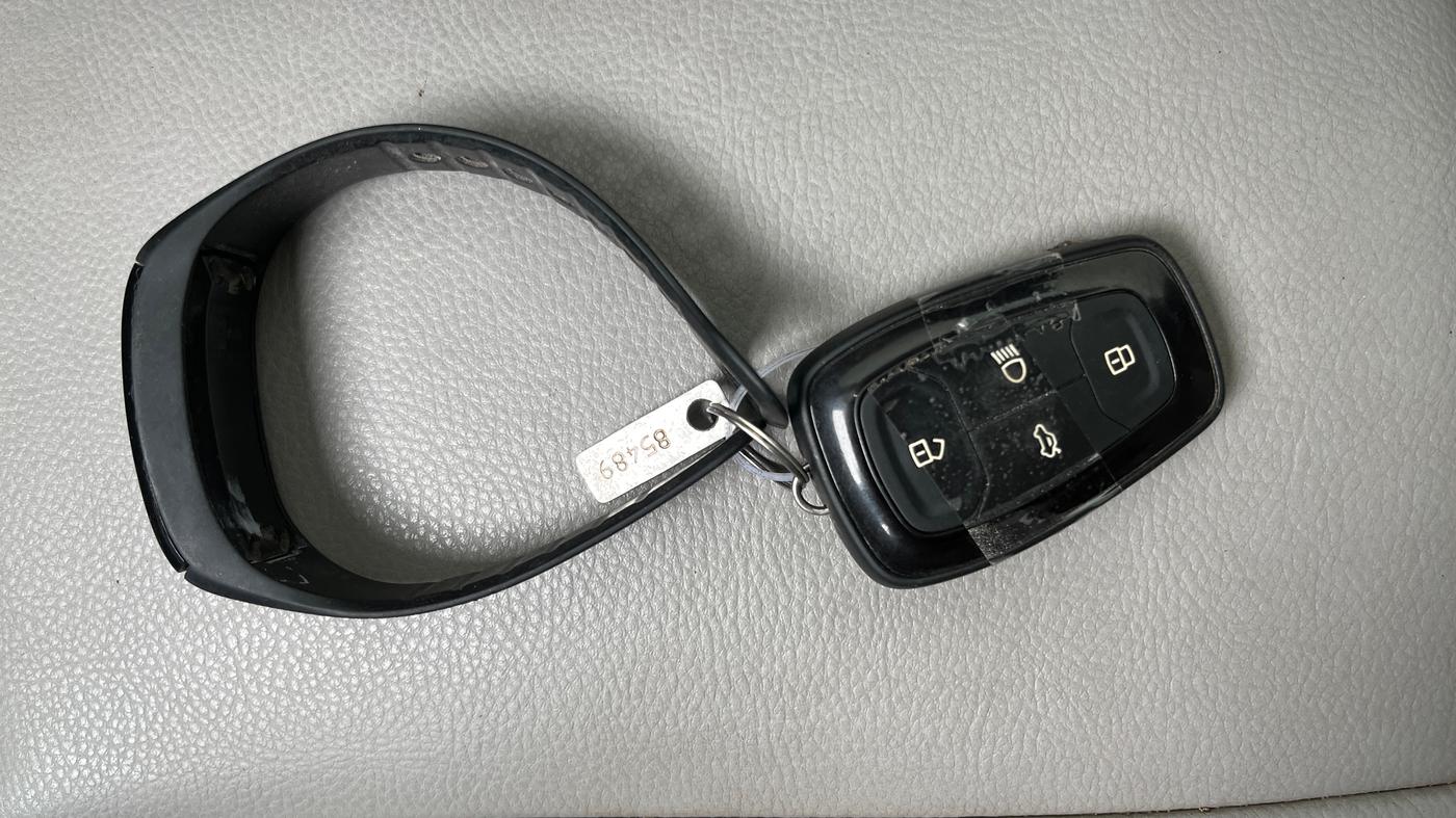 2020 Tata ALTROZ XZ PETROL, Petrol, Manual, 43,742 km, Key Close Up