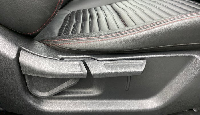 2020 KIA SONET GTX PLUS DCT 1.0, Petrol, Automatic, 24,809 km, Driver Side Adjustment Panel