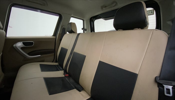 2016 Mahindra TUV300 T8, Diesel, Manual, 75,589 km, Right Side Rear Door Cabin