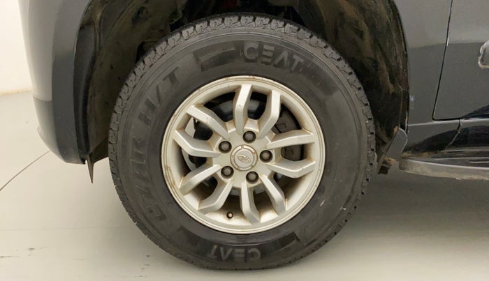 2016 Mahindra TUV300 T8, Diesel, Manual, 75,589 km, Left Front Wheel
